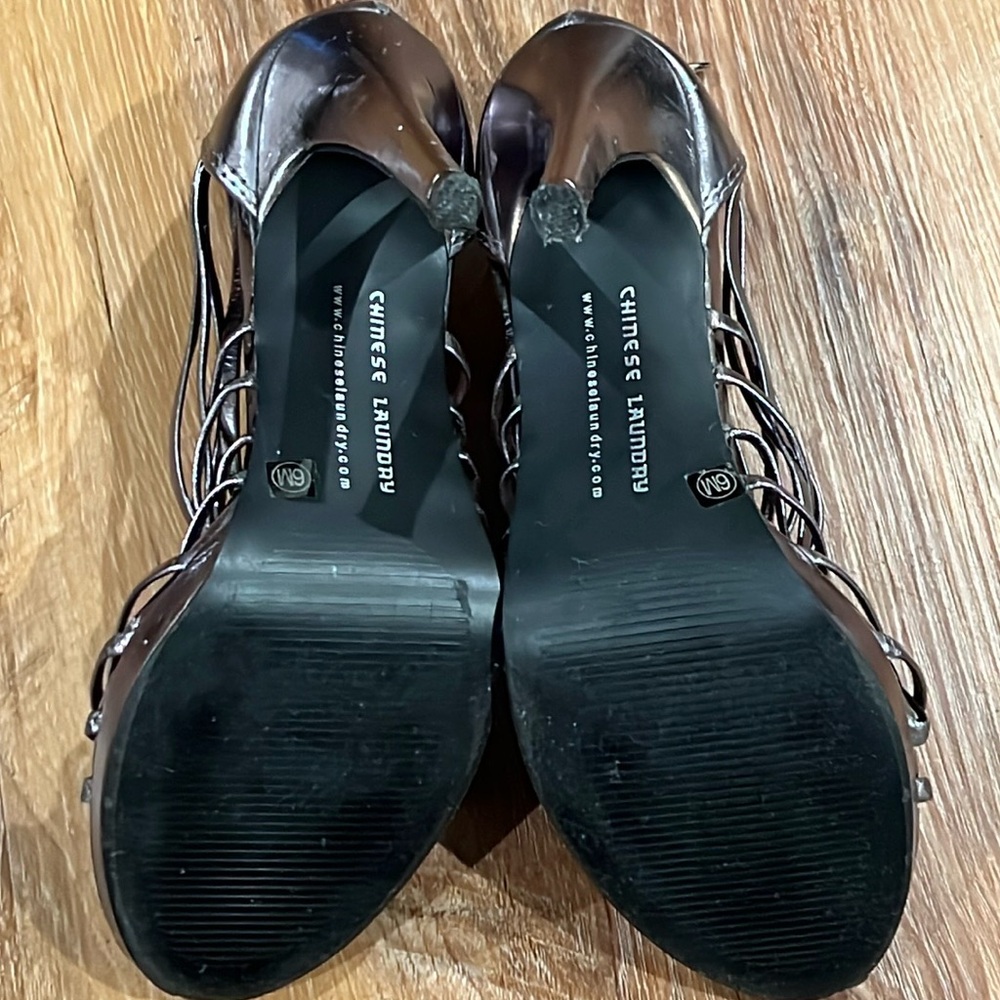 Chinese Laundry Womens Stilettos With Metallic Zipper (Size 6M) - Picture 10 of 12
